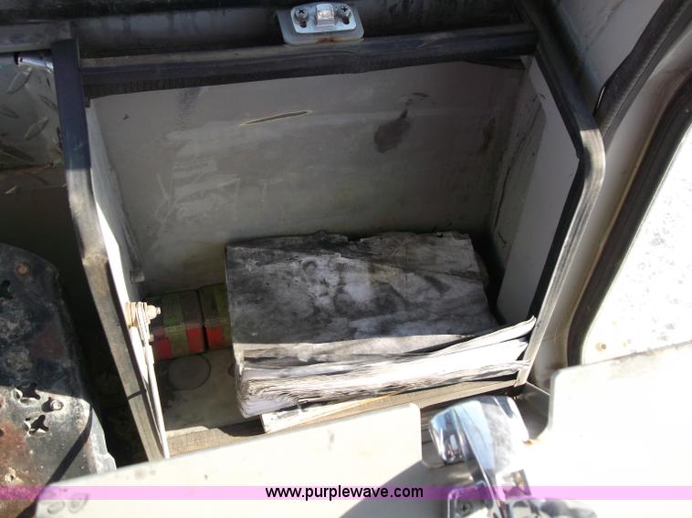 image for item B5023 2006 John Deere 655C Series II track loader