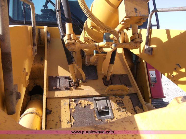 image for item B5023 2006 John Deere 655C Series II track loader
