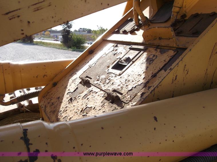 image for item B5023 2006 John Deere 655C Series II track loader