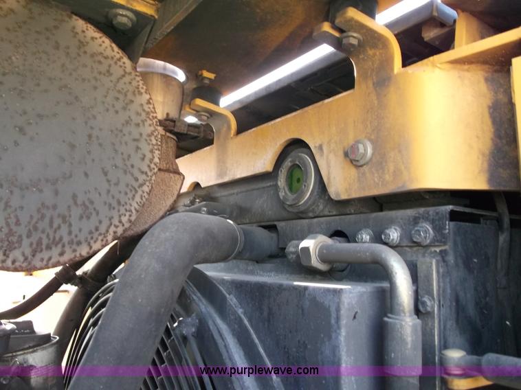 image for item B5023 2006 John Deere 655C Series II track loader