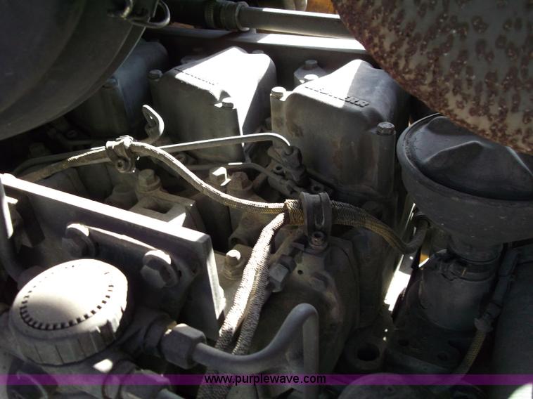 image for item B5023 2006 John Deere 655C Series II track loader