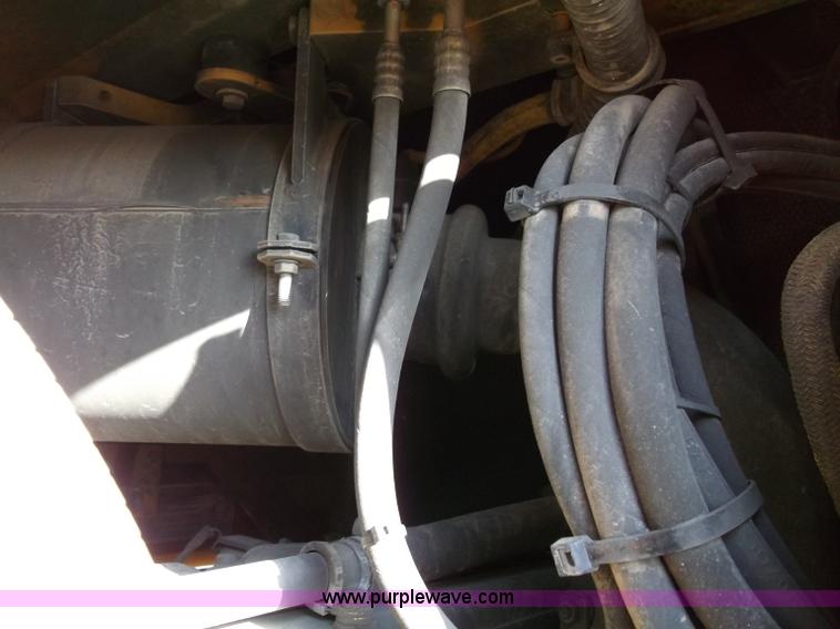 image for item B5023 2006 John Deere 655C Series II track loader