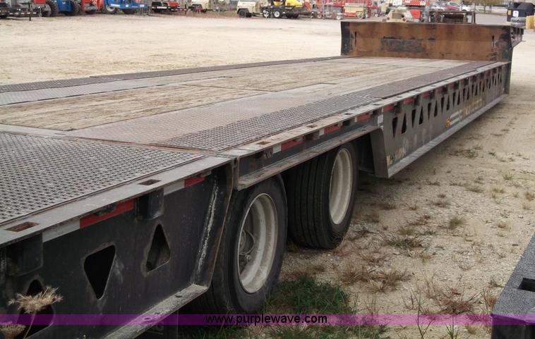 image for item B5024 2005 Trail King TK70HT Hydra Tail 48' trailer