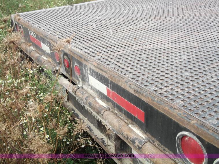 image for item B5024 2005 Trail King TK70HT Hydra Tail 48' trailer