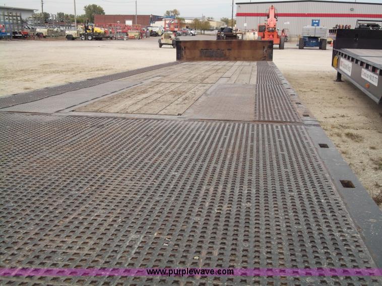 image for item B5024 2005 Trail King TK70HT Hydra Tail 48' trailer