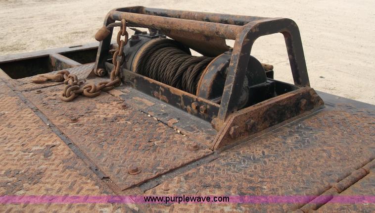 image for item B5024 2005 Trail King TK70HT Hydra Tail 48' trailer