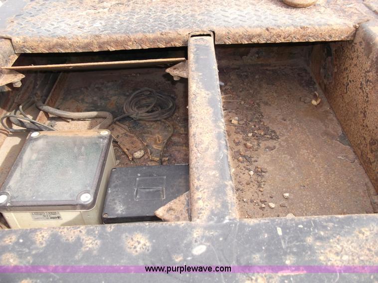 image for item B5024 2005 Trail King TK70HT Hydra Tail 48' trailer