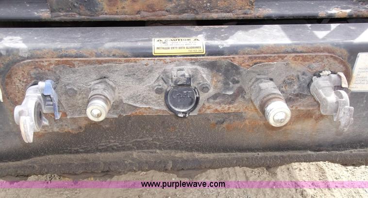 image for item B5024 2005 Trail King TK70HT Hydra Tail 48' trailer