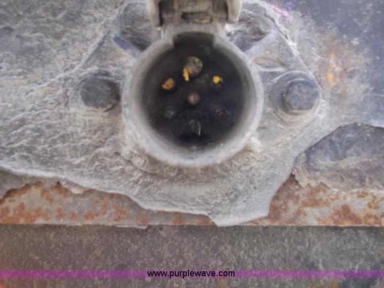 image for item B5024 2005 Trail King TK70HT Hydra Tail 48' trailer