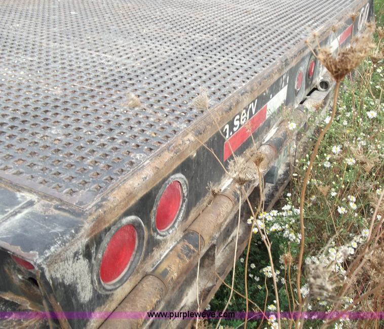 image for item B5024 2005 Trail King TK70HT Hydra Tail 48' trailer