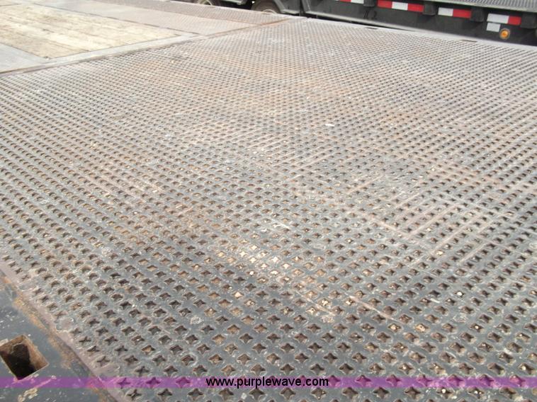 image for item B5024 2005 Trail King TK70HT Hydra Tail 48' trailer