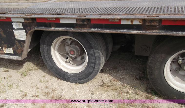 image for item B5024 2005 Trail King TK70HT Hydra Tail 48' trailer