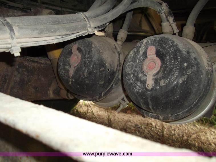 image for item B5024 2005 Trail King TK70HT Hydra Tail 48' trailer