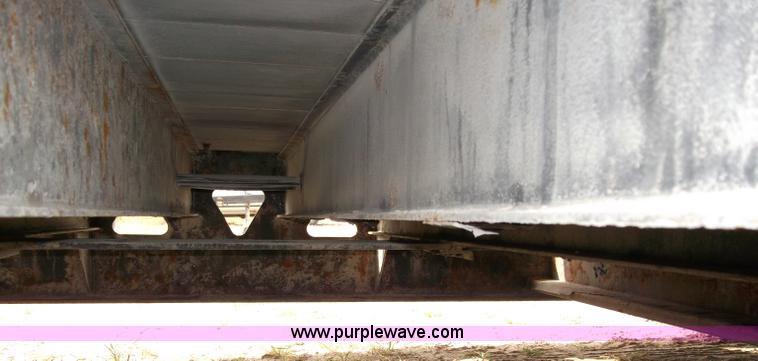 image for item B5024 2005 Trail King TK70HT Hydra Tail 48' trailer