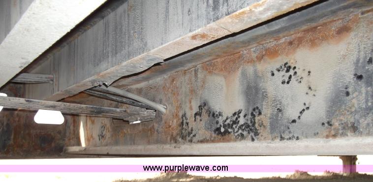 image for item B5024 2005 Trail King TK70HT Hydra Tail 48' trailer