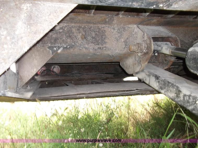 image for item B5024 2005 Trail King TK70HT Hydra Tail 48' trailer