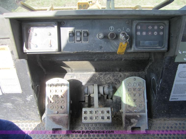 image for item C5107 1996 Caterpillar 953C track loader