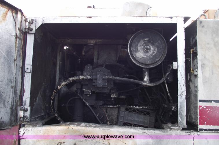 image for item C5558 1988 Link-Belt LS3400C Series II excavator
