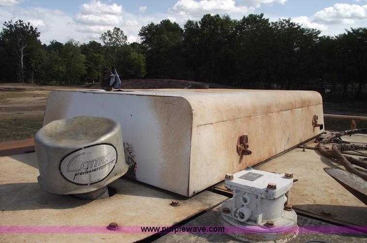 image for item C5558 1988 Link-Belt LS3400C Series II excavator