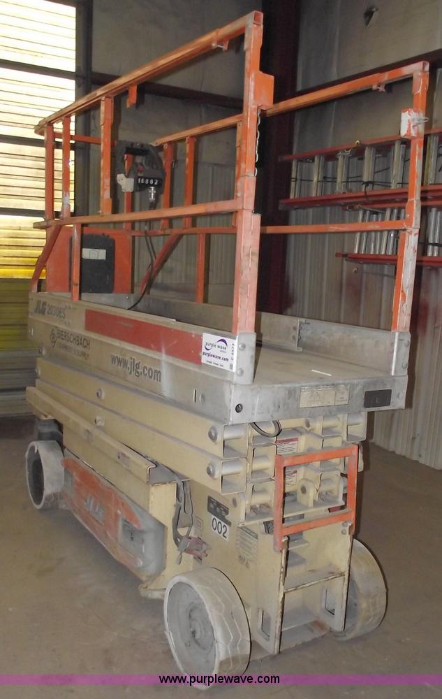 image for item C5573 2004 JLG 2030ES scissor lift