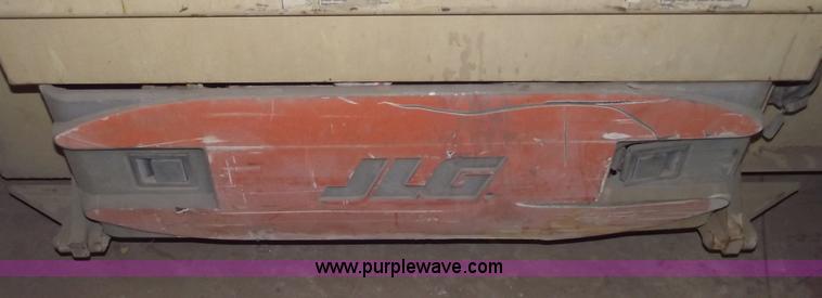 image for item C5573 2004 JLG 2030ES scissor lift