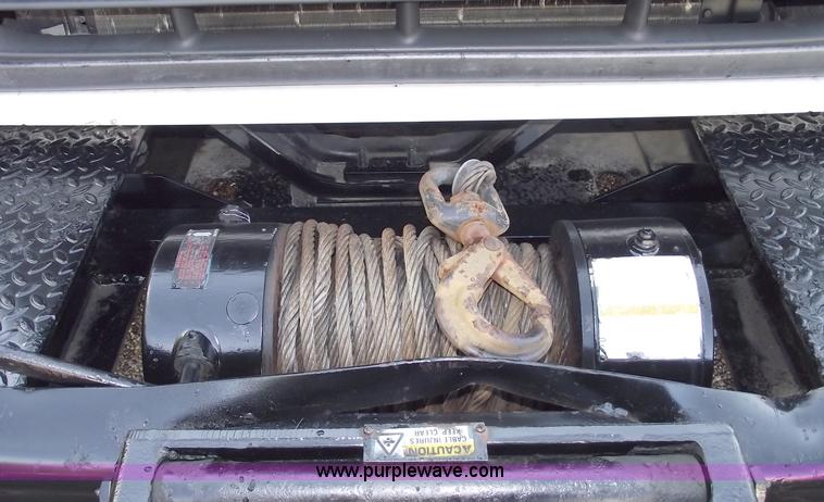 image for item C5585 2000 Ford F650 Super Duty dump truck