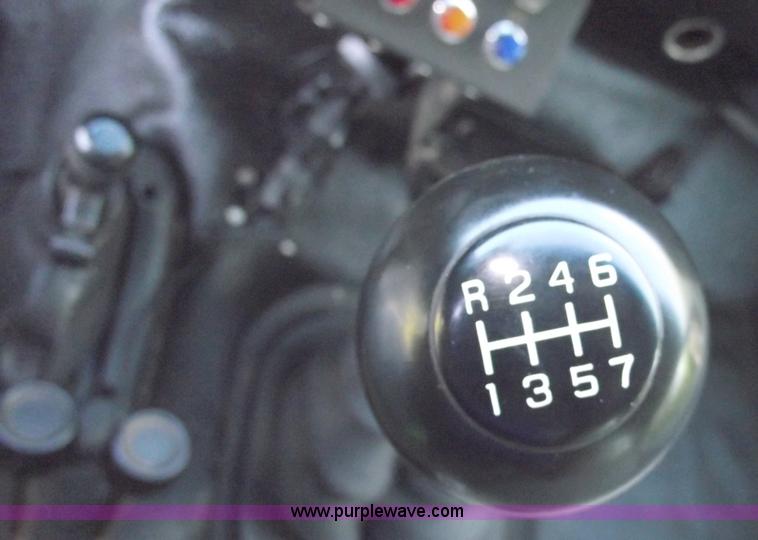 image for item C5585 2000 Ford F650 Super Duty dump truck