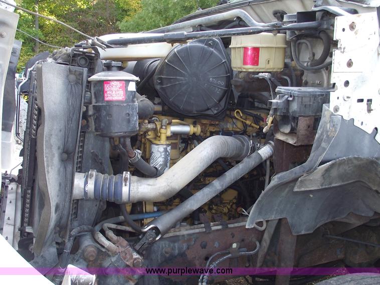 image for item C5585 2000 Ford F650 Super Duty dump truck