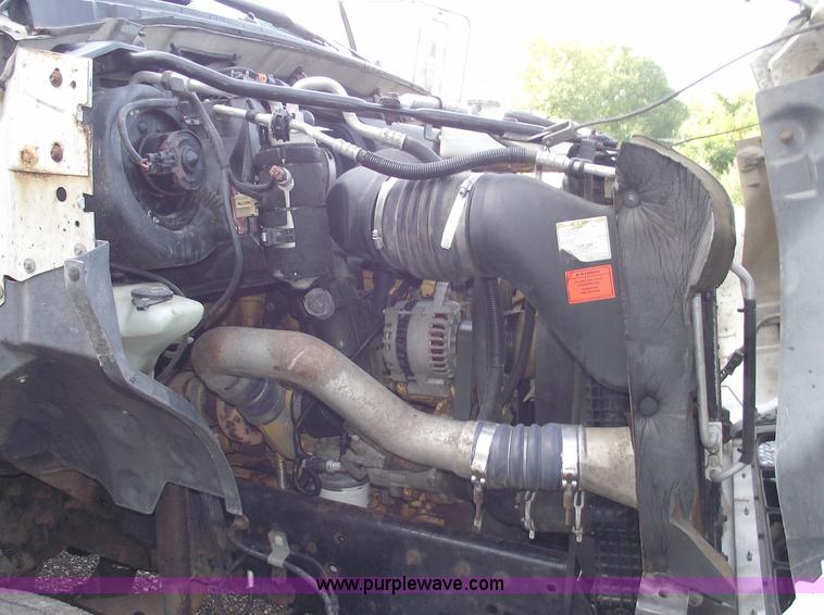 image for item C5585 2000 Ford F650 Super Duty dump truck