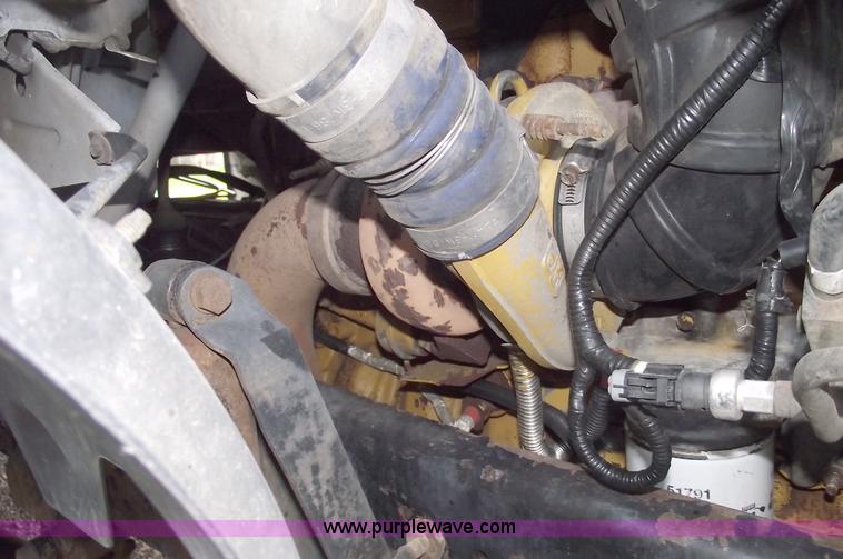 image for item C5585 2000 Ford F650 Super Duty dump truck