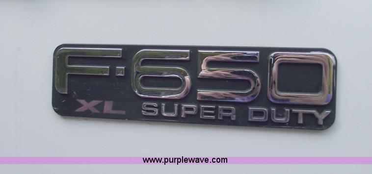 image for item C5585 2000 Ford F650 Super Duty dump truck