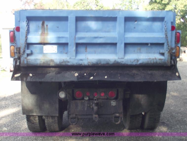 image for item C5586 1992 GMC TopKick single axle dump truck