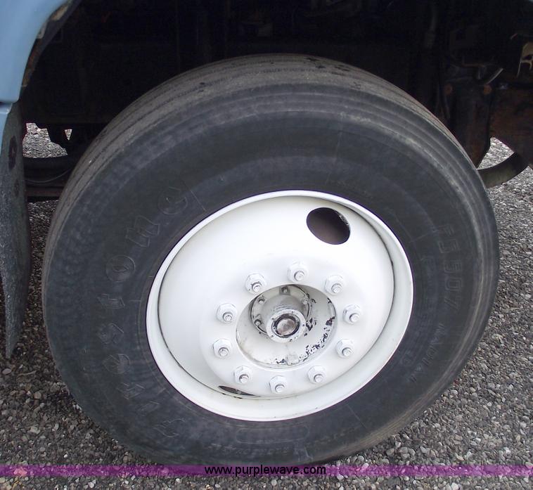 image for item C5586 1992 GMC TopKick single axle dump truck