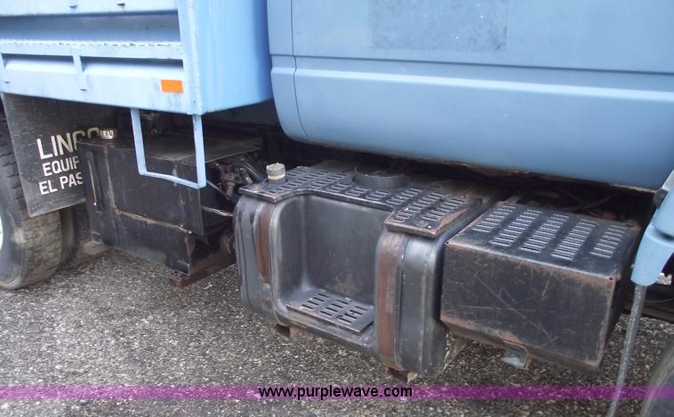 image for item C5586 1992 GMC TopKick single axle dump truck