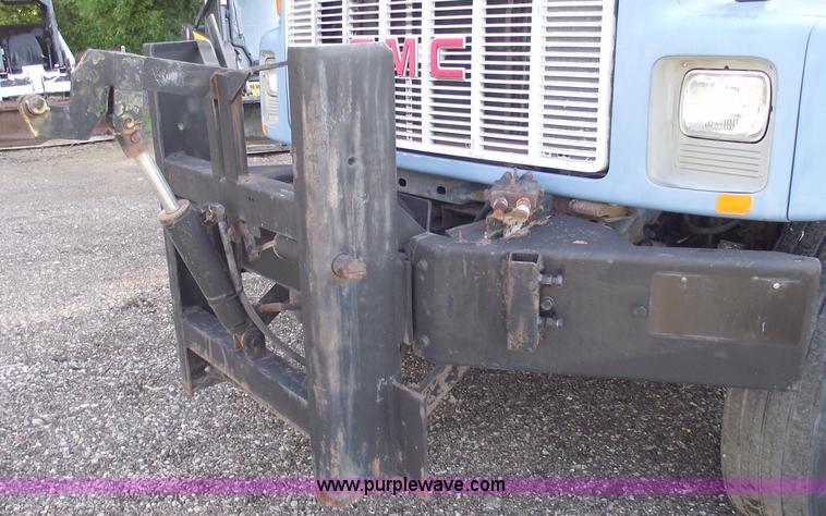 image for item C5586 1992 GMC TopKick single axle dump truck