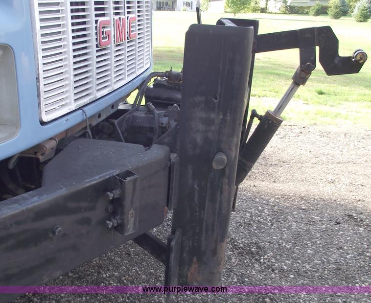 image for item C5586 1992 GMC TopKick single axle dump truck