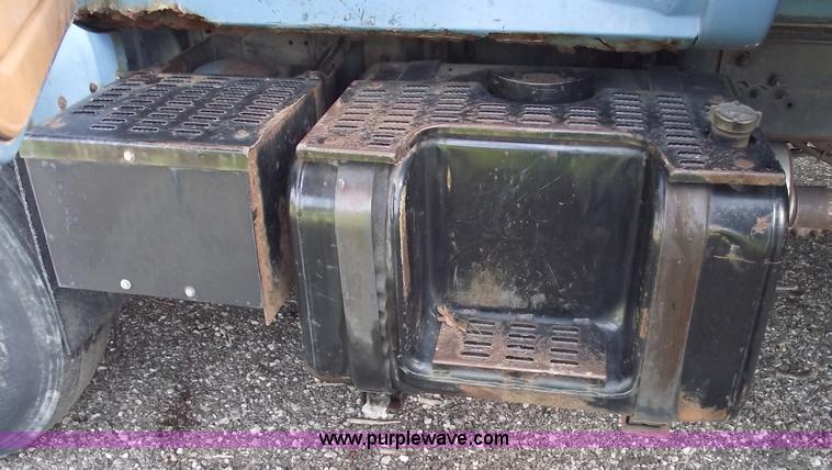 image for item C5586 1992 GMC TopKick single axle dump truck