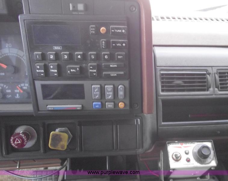 image for item C5586 1992 GMC TopKick single axle dump truck