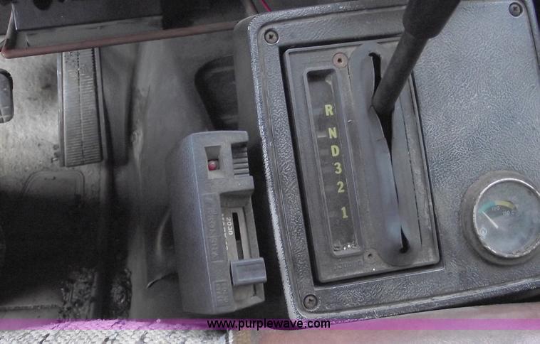 image for item C5586 1992 GMC TopKick single axle dump truck