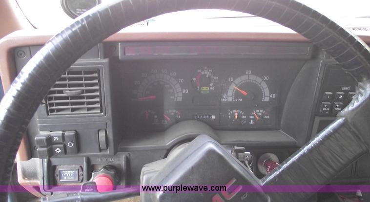 image for item C5586 1992 GMC TopKick single axle dump truck