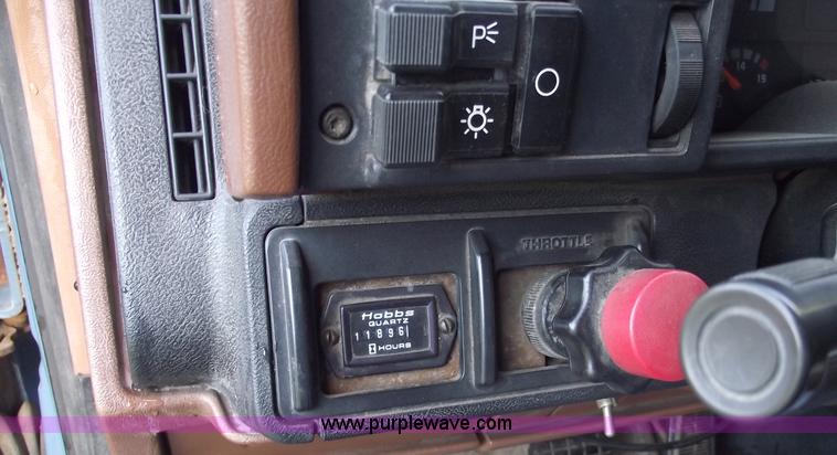 image for item C5586 1992 GMC TopKick single axle dump truck