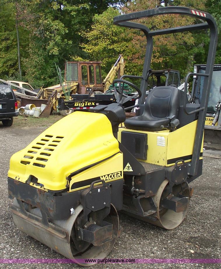 image for item C5587 Wacker RD11A vibratory roller