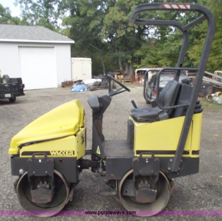 image for item C5587 Wacker RD11A vibratory roller