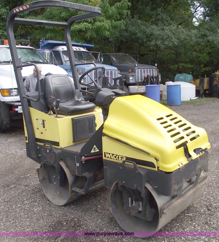 image for item C5587 Wacker RD11A vibratory roller