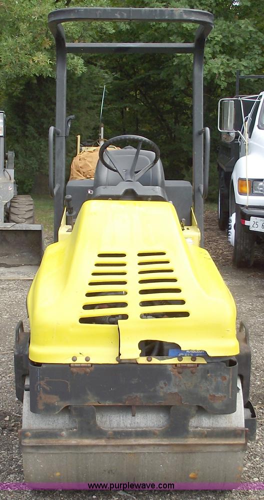 image for item C5587 Wacker RD11A vibratory roller