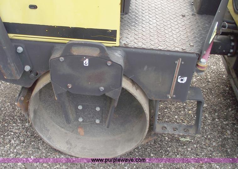 image for item C5587 Wacker RD11A vibratory roller