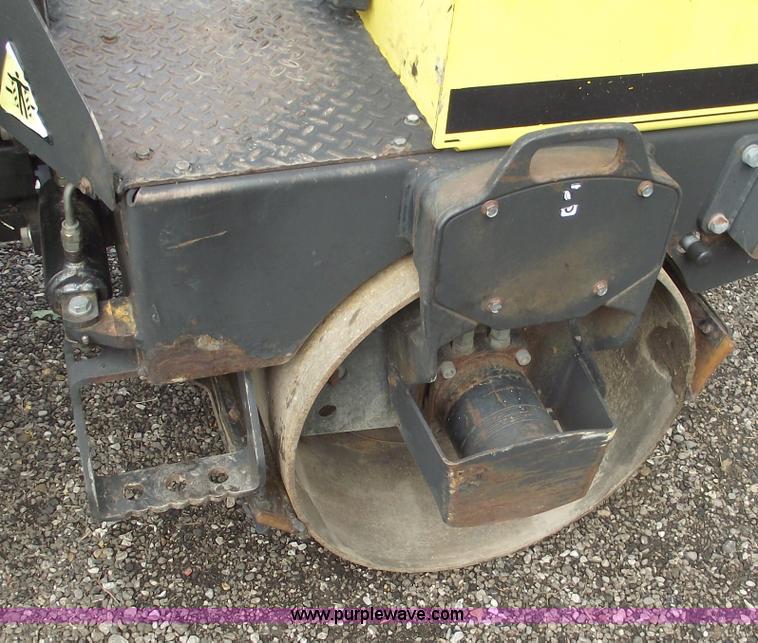 image for item C5587 Wacker RD11A vibratory roller