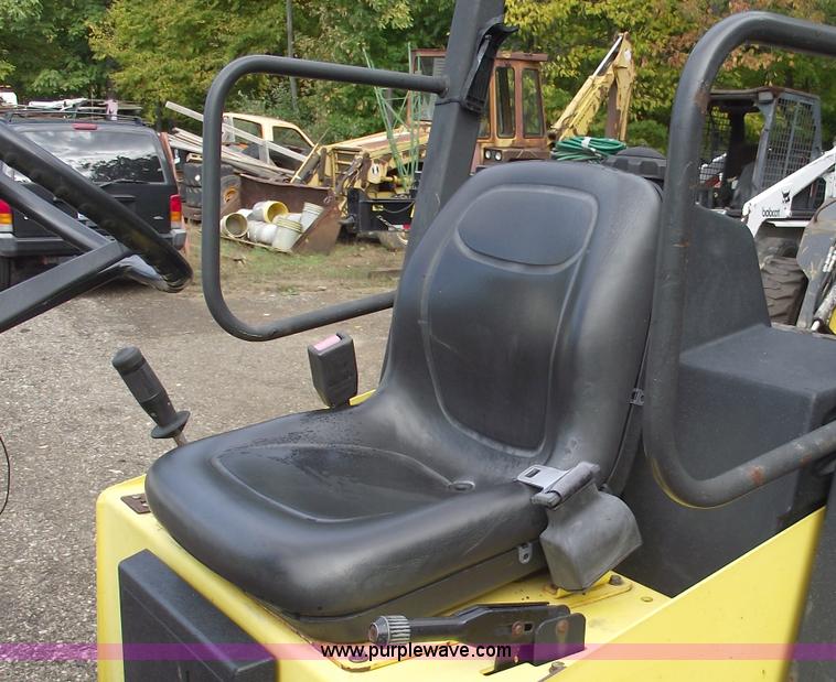 image for item C5587 Wacker RD11A vibratory roller