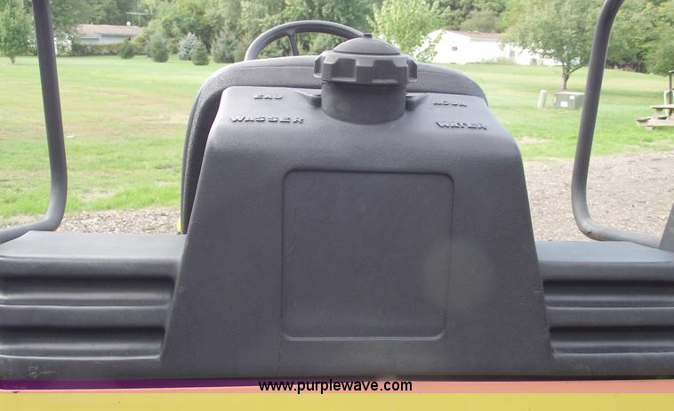 image for item C5587 Wacker RD11A vibratory roller