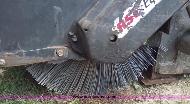 image for item C5593 2007 Bobcat 72 Sweeper skid steer attachment